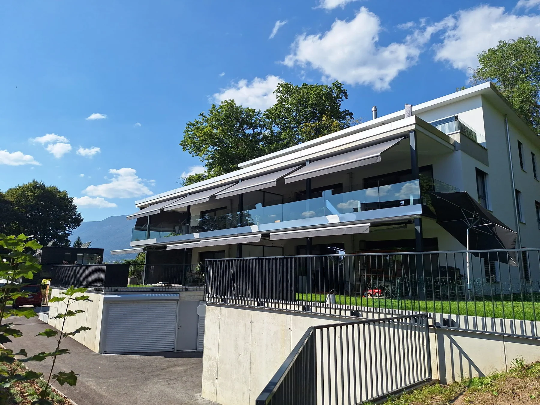 Das Haus im Sommer